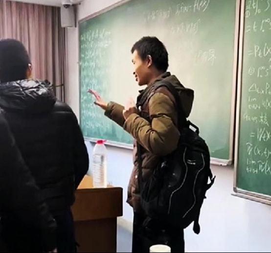 韦神高中老师爆料视频,昔日电竞天才的校园生活 第3张 韦神高中老师爆料视频,昔日电竞天才的校园生活 第3张